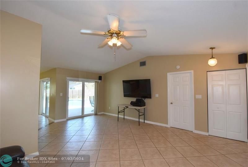 Image 11 of 55 For 11615 50th Ct