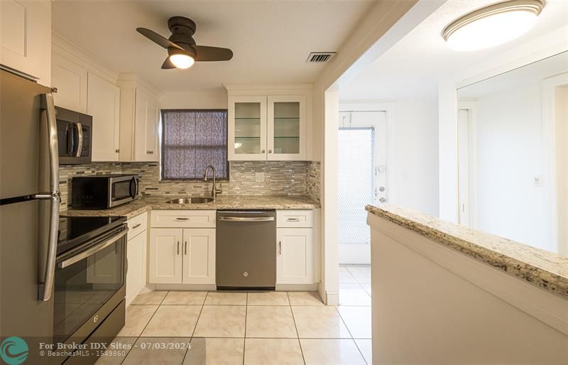 Image 6 of 25 For 6750 Royal Palm Blvd  109e