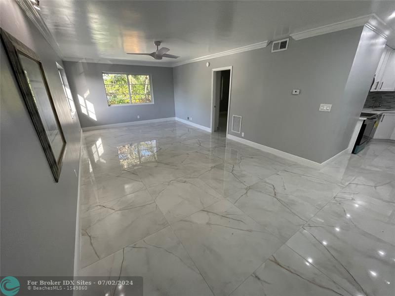 Image 31 of 73 For 649 Oakland Park Blvd  206a