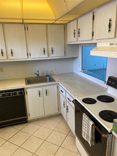 Image 10 of 23 For 3050 Holiday Springs Blvd  308