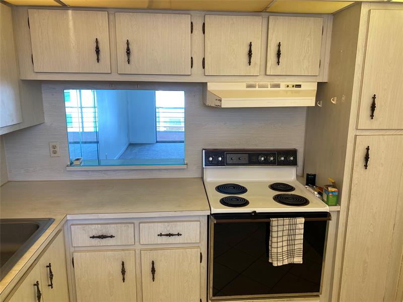 Image 11 of 23 For 3050 Holiday Springs Blvd  308