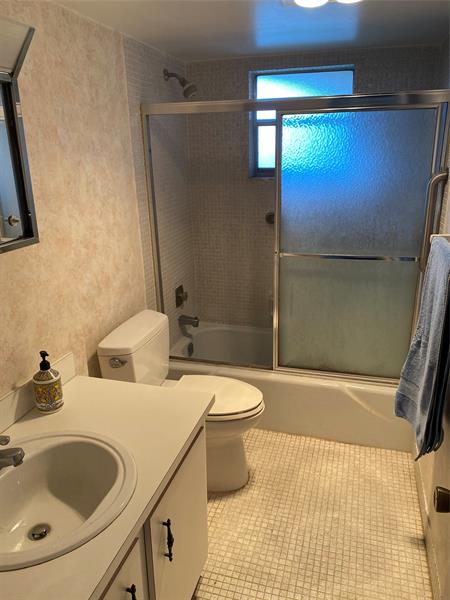 Image 14 of 23 For 3050 Holiday Springs Blvd  308