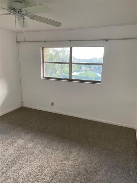 Image 16 of 23 For 3050 Holiday Springs Blvd  308