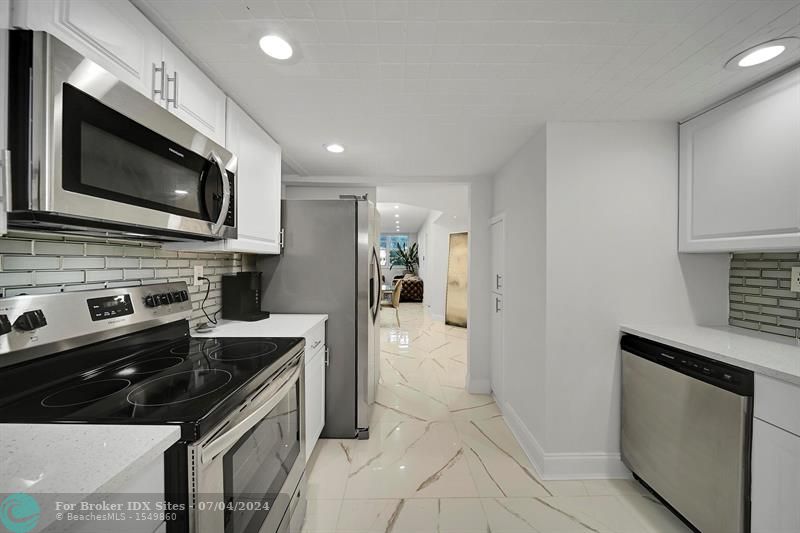 Image 13 of 30 For 905 Brickell Bay Dr  Suite 230