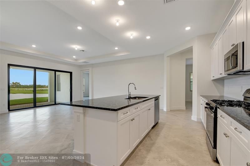 Image 13 of 66 For 15617 Longboat Key Dr