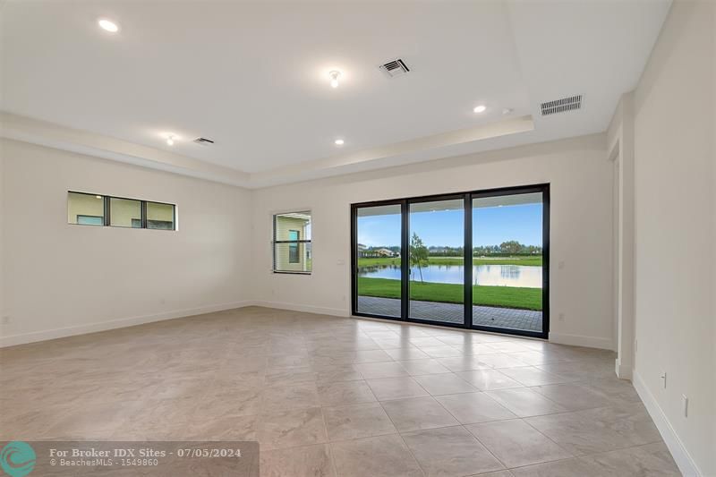 Image 15 of 66 For 15617 Longboat Key Dr