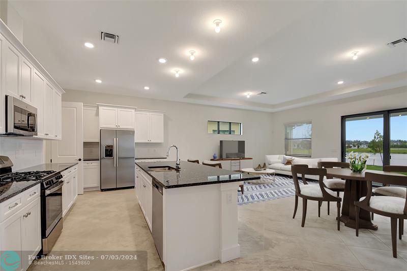 Image 3 of 66 For 15617 Longboat Key Dr