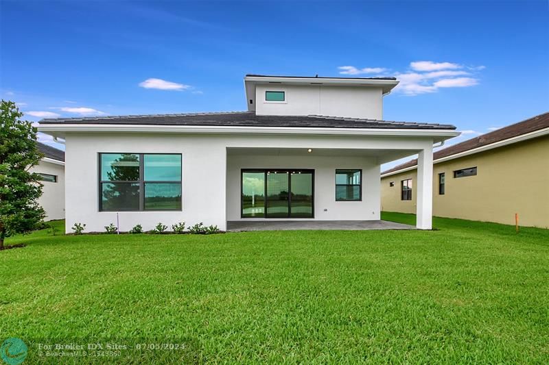 Image 32 of 66 For 15617 Longboat Key Dr