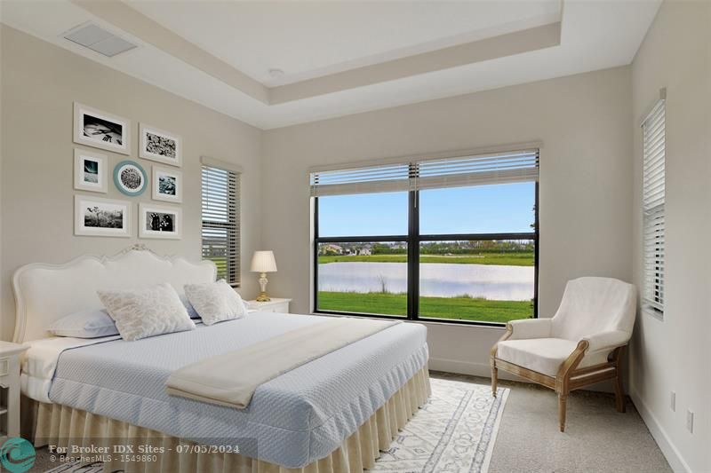 Image 4 of 66 For 15617 Longboat Key Dr