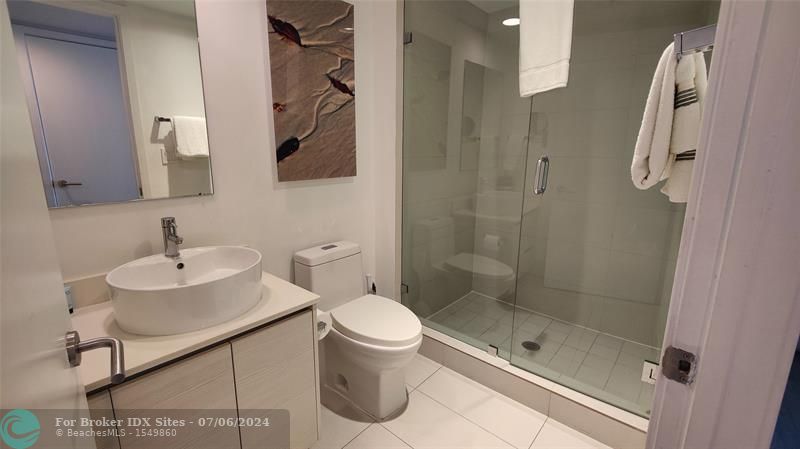 Image 13 of 35 For 2602 Hallandale Beach Blvd  R2406