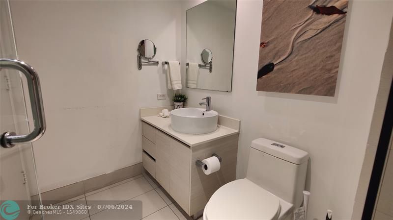 Image 21 of 35 For 2602 Hallandale Beach Blvd  R2406