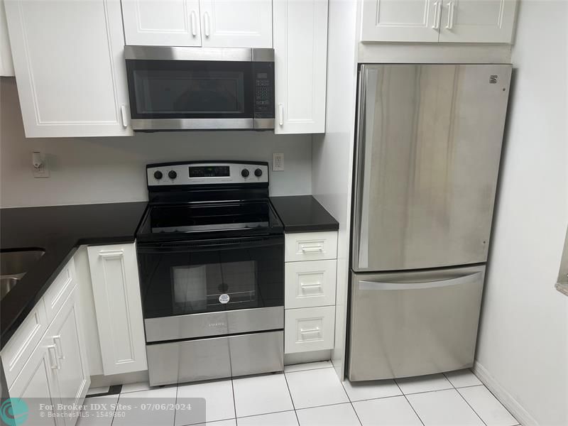 Image 11 of 60 For 10501 Broward Boulevard  307