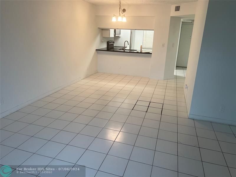 Image 21 of 60 For 10501 Broward Boulevard  307