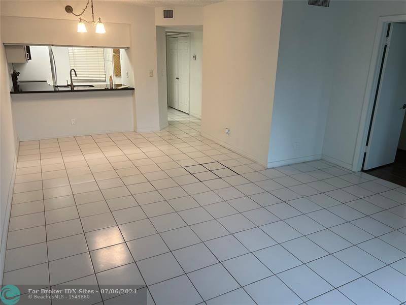 Image 43 of 60 For 10501 Broward Boulevard  307