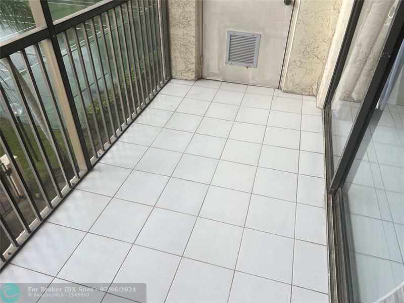 Image 54 of 60 For 10501 Broward Boulevard  307