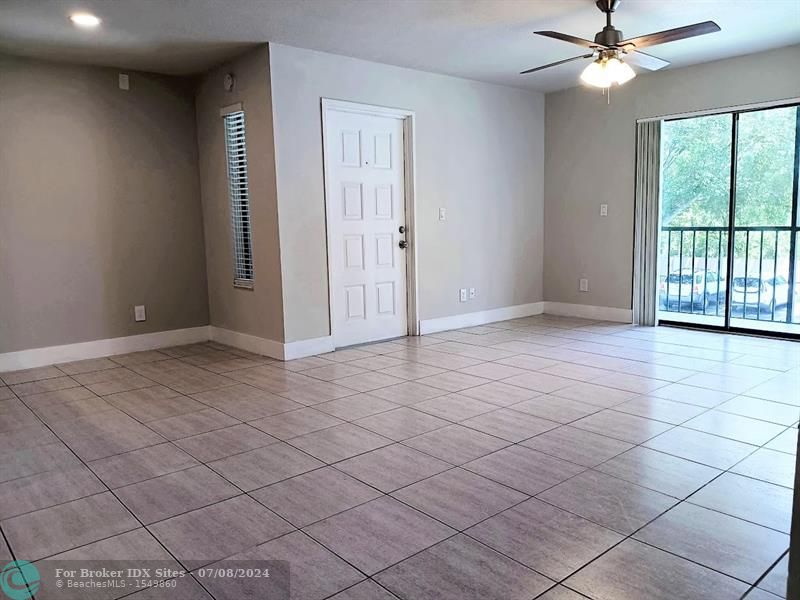 Image 7 of 21 For 8213 Sun Spring Cir  32