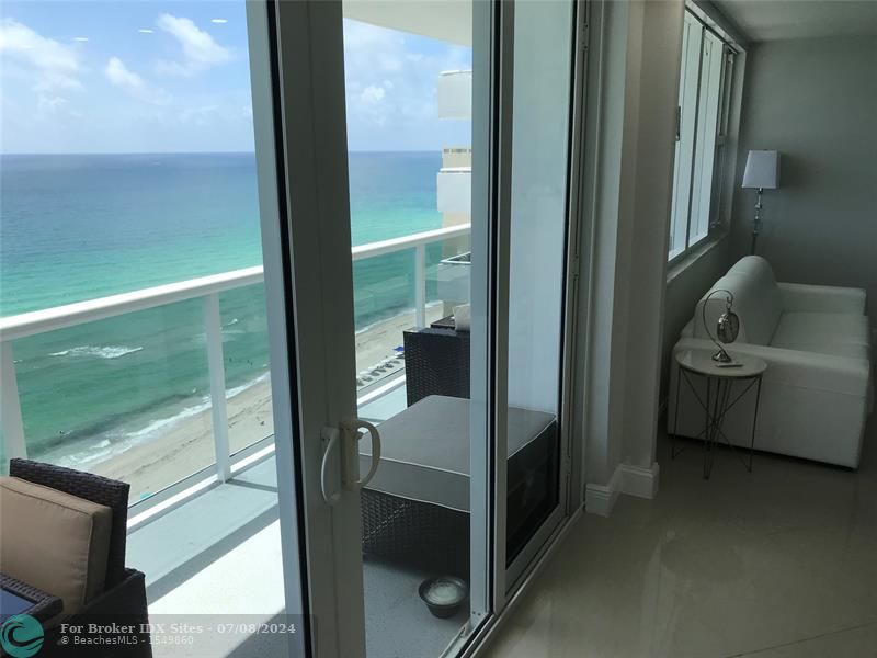 Image 6 of 22 For 3140 Ocean Dr  1806