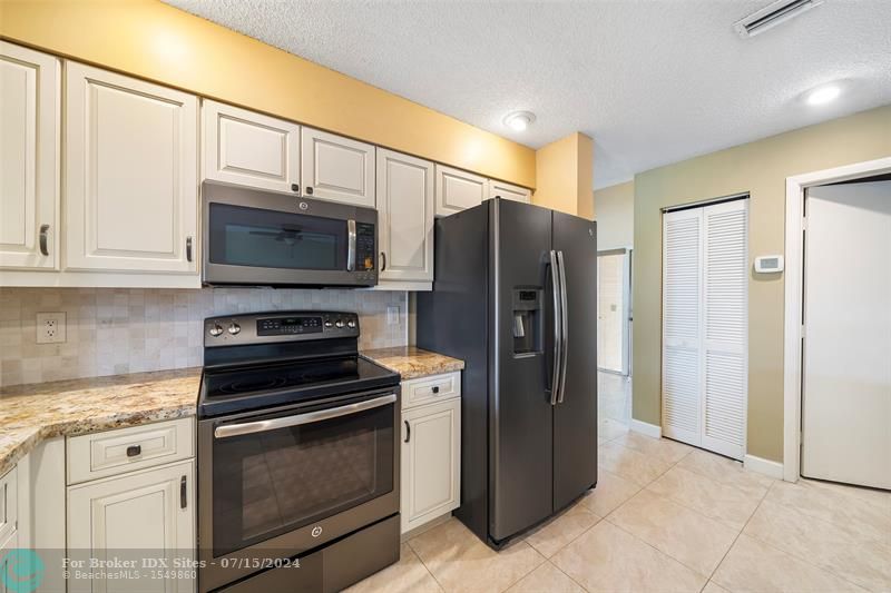 Image 10 of 64 For 10423 Boca Springs Dr