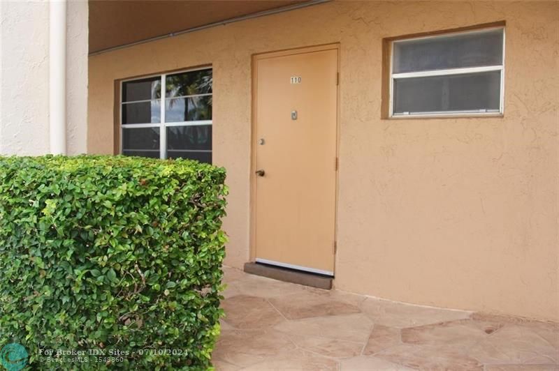 Image 4 of 16 For 6650 Royal Palm Blvd  110c