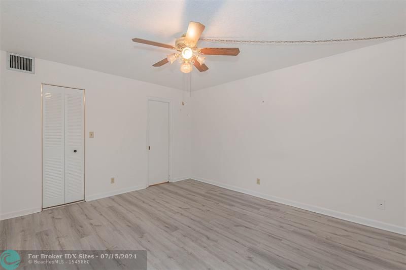 Image 17 of 27 For 2571 Aragon Blvd  413