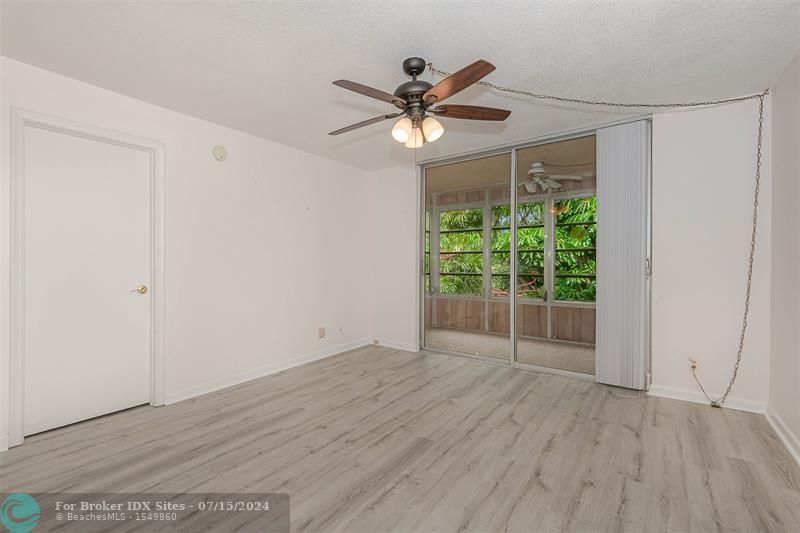 Image 9 of 27 For 2571 Aragon Blvd  413