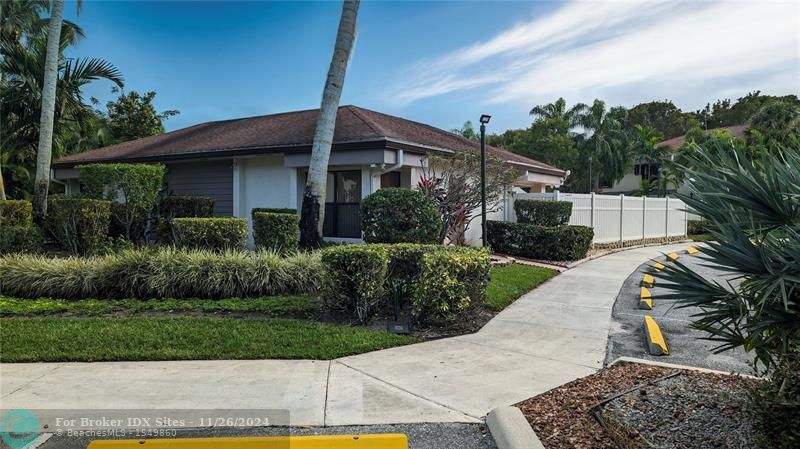 Image 16 of 17 For 4676 Carambola Cir N  2757