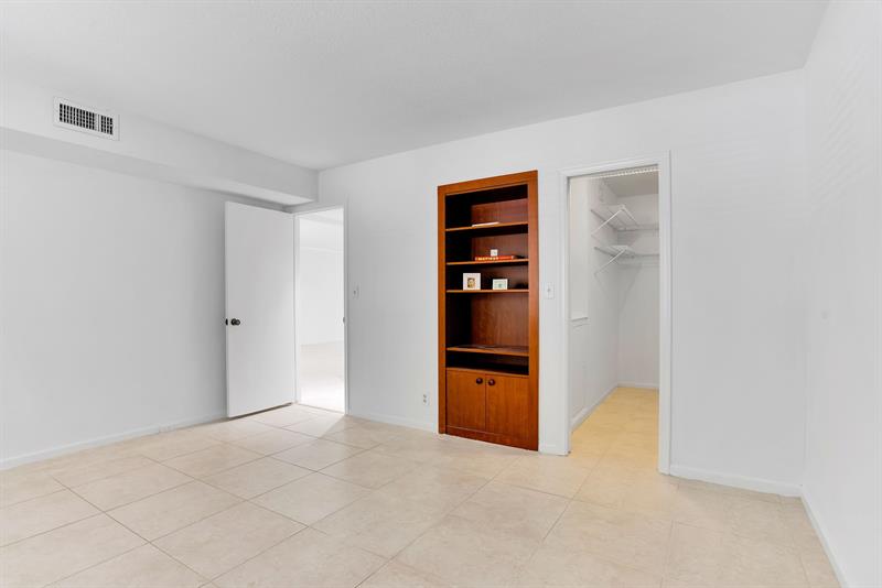 Image 17 of 46 For 3303 Aruba Way  M1