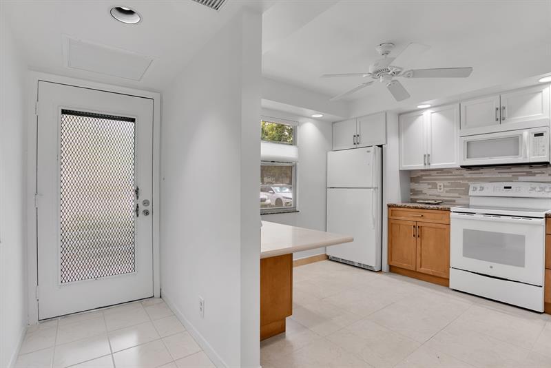 Image 29 of 46 For 3303 Aruba Way  M1
