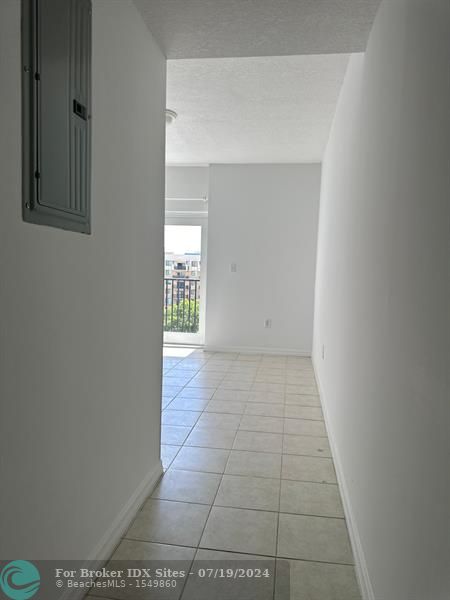 Image 5 of 27 For 3410 Coral Way  804