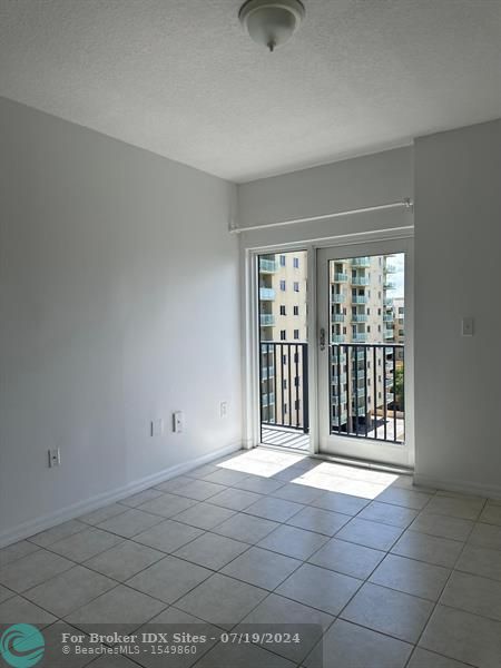 Image 6 of 27 For 3410 Coral Way  804