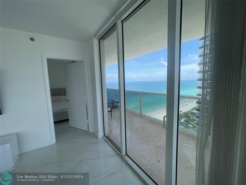 Image 14 of 57 For 1830 Ocean Dr  2406