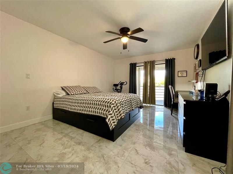 Image 33 of 40 For 6855 Broward Blvd  302