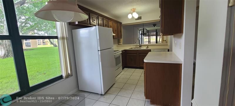 Image 10 of 23 For 6012 Coral Lake Dr  112