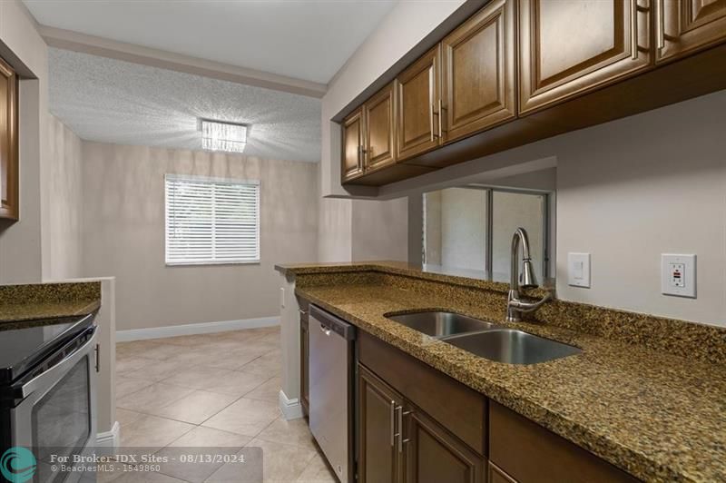 Image 10 of 31 For 9755 Westview Dr  1211