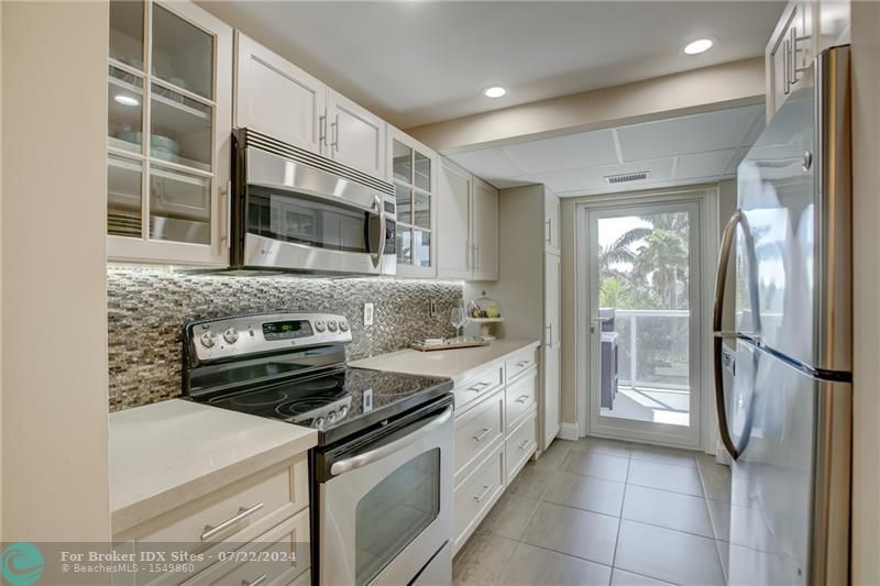 Image 11 of 64 For 2841 Ocean Blvd  501