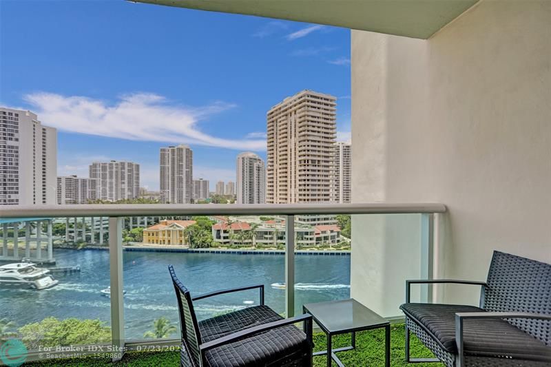 Image 6 of 62 For 19390 Collins Ave  1111