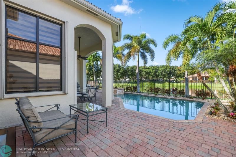 Image 43 of 100 For 17760 Villa Club Way