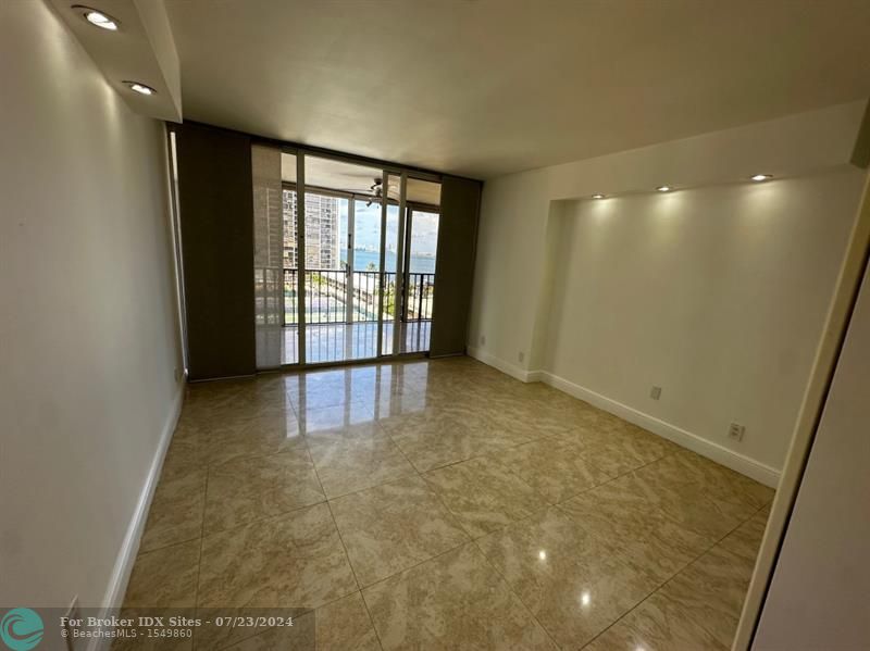 Image 17 of 18 For 1925 Brickell Ave  804-805