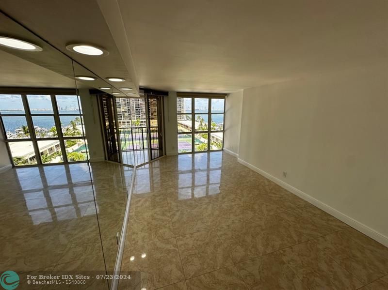 Image 7 of 18 For 1925 Brickell Ave  804-805