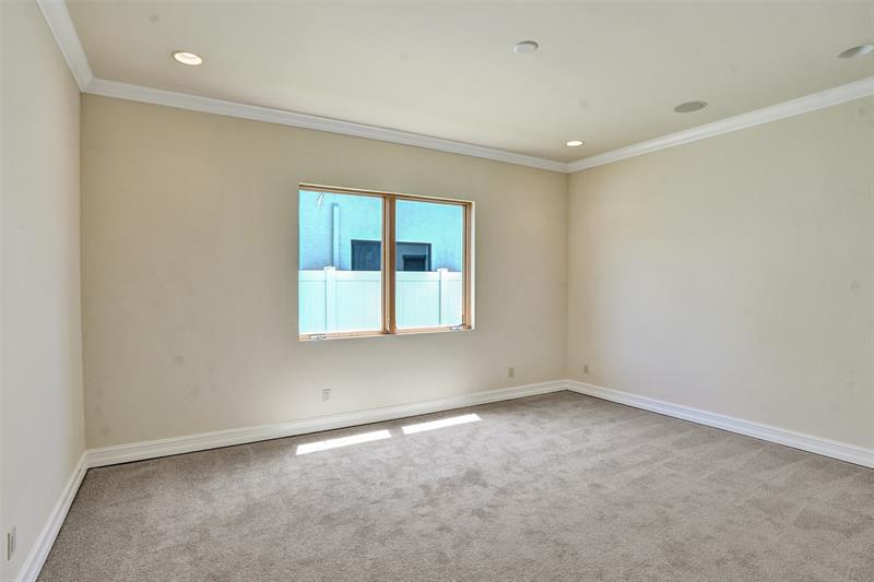 Image 22 of 89 For 3061 43rd St