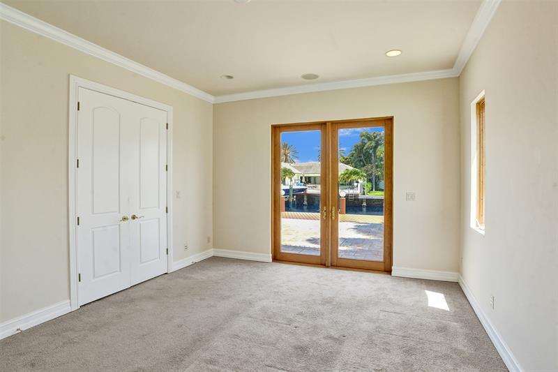 Image 26 of 89 For 3061 43rd St