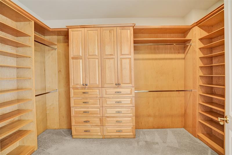 Image 37 of 89 For 3061 43rd St