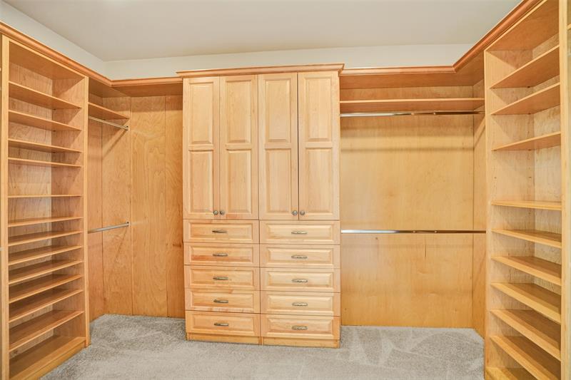 Image 38 of 89 For 3061 43rd St