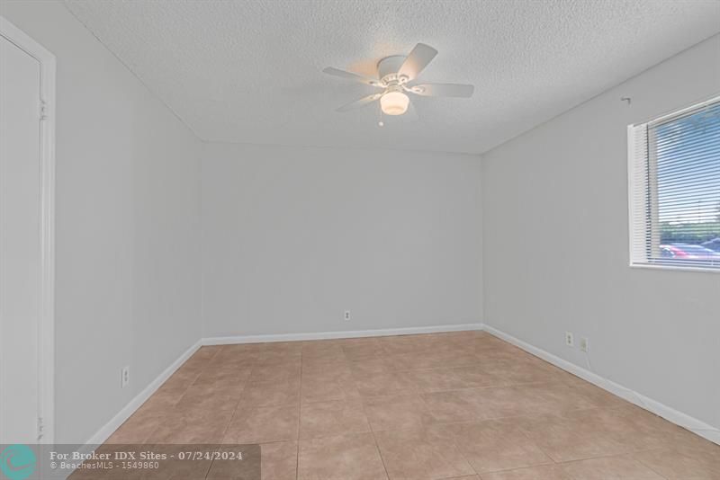 Image 15 of 25 For 2846 University Dr  4102