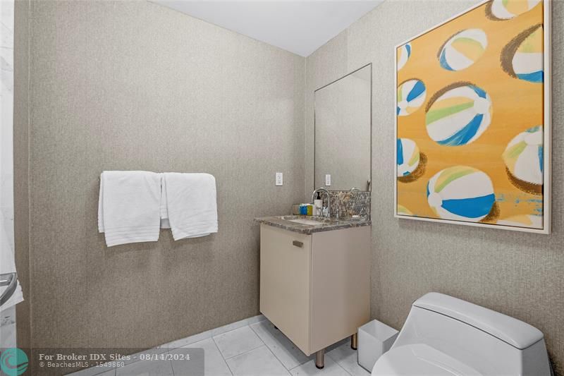 Image 26 of 38 For 551 Fort Lauderdale Beach Blvd  R1902