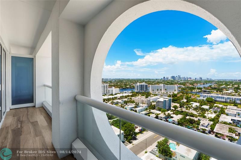 Image 27 of 38 For 551 Fort Lauderdale Beach Blvd  R1902