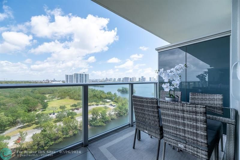 Image 26 of 50 For 16385 Biscayne Blvd  1202