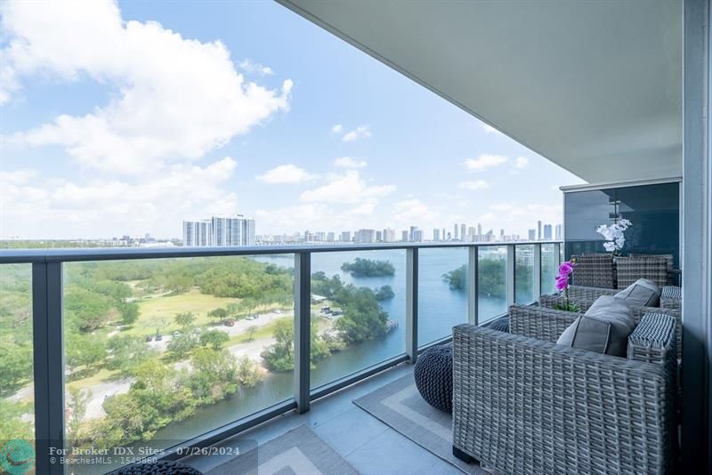 Image 27 of 50 For 16385 Biscayne Blvd  1202