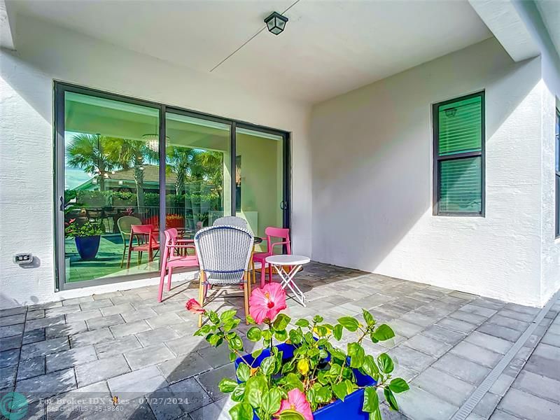 Image 33 of 47 For 16047 Key Biscayne Ln