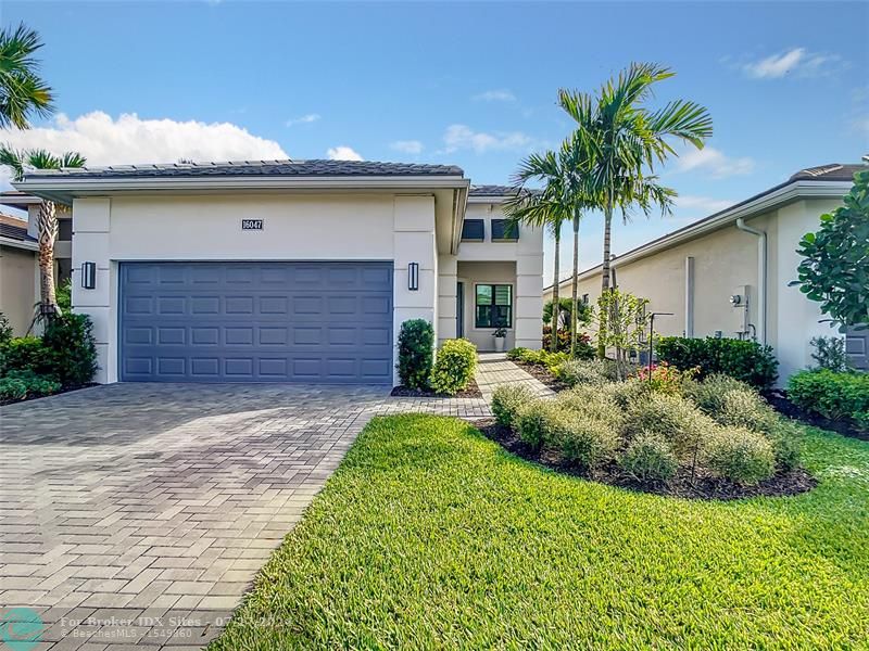 Image 4 of 47 For 16047 Key Biscayne Ln